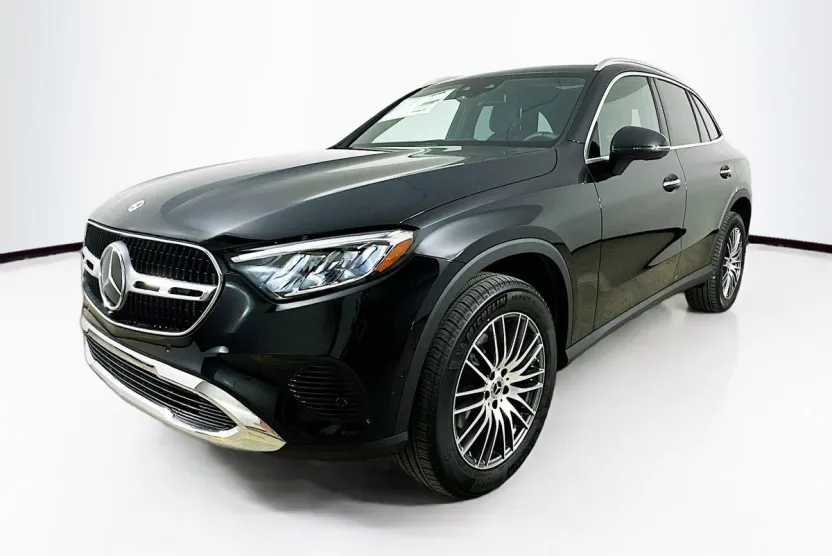 2025 Mercedes Benz GLC 300 4MATIC photo 1