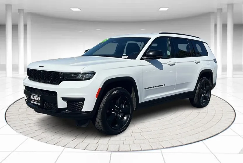 2023 Jeep Grand Cherokee Altitude photo 1