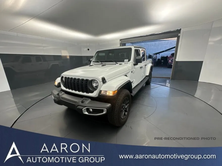 2024 Jeep Gladiator Sport S photo 1