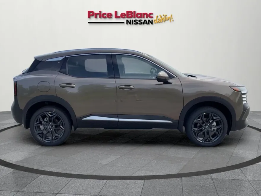 2025 Nissan Kicks SR photo 1