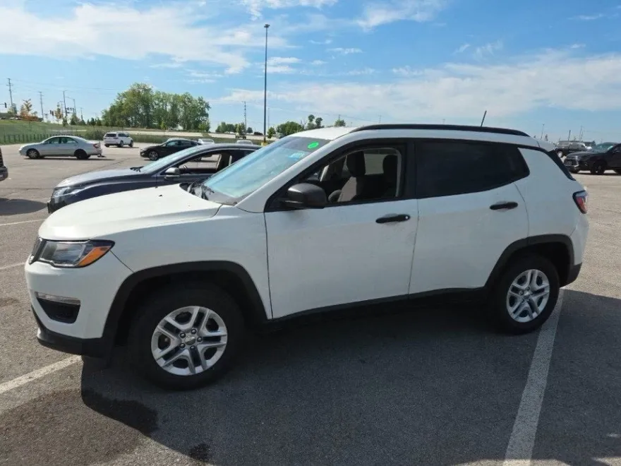 2018 Jeep Compass Sport photo 1