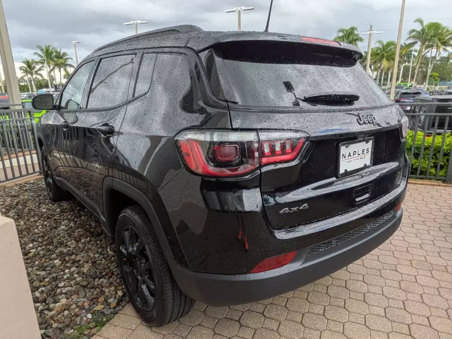 2026 Jeep Compass Latitude photo 1