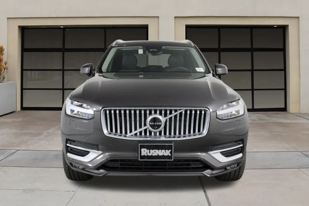 2025 Volvo XC90 photo 1