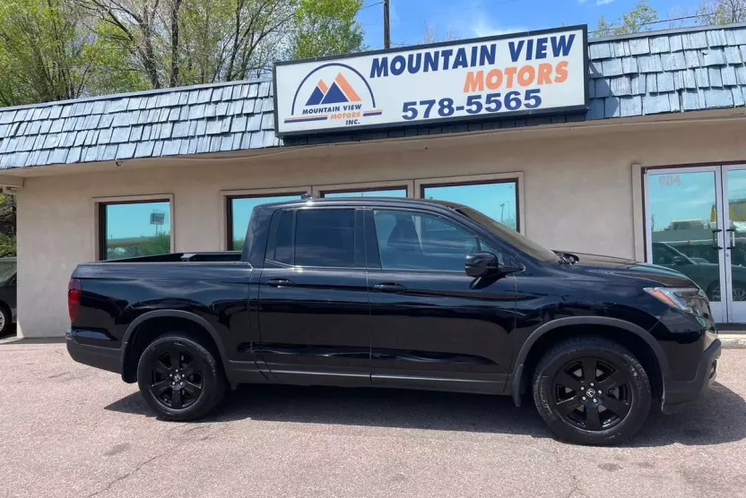 2017 Honda Ridgeline Black Edition photo 1