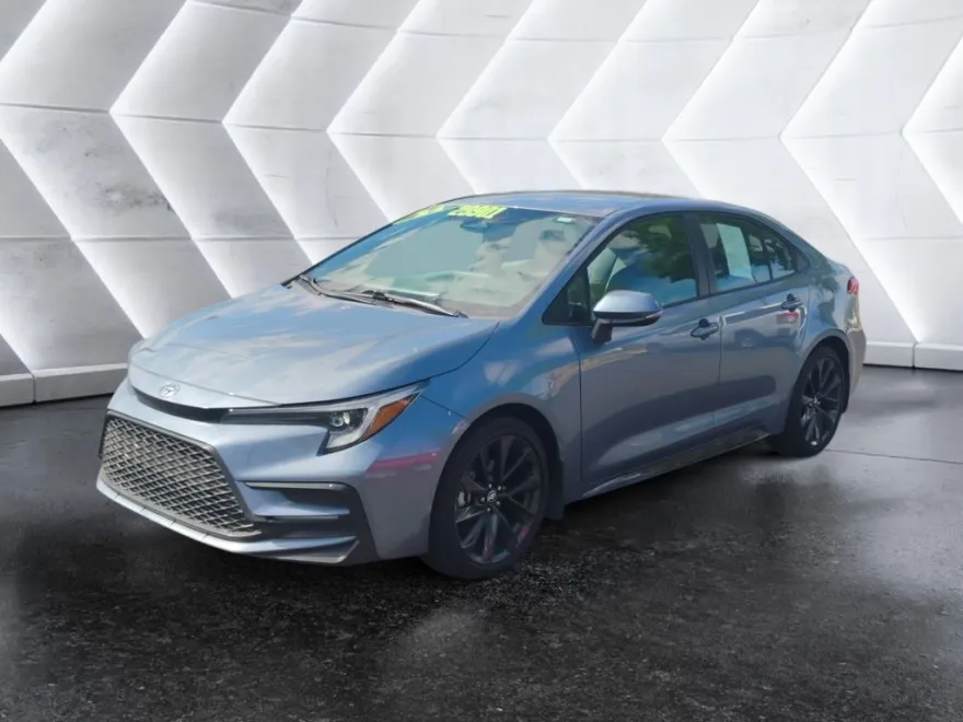 2024 Toyota Corolla SE photo 1