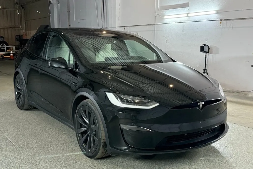 2022 Tesla Model X Plaid photo 1