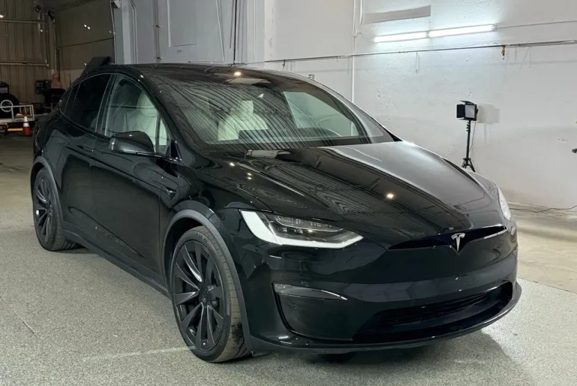 2022 Tesla Model X Plaid photo 1