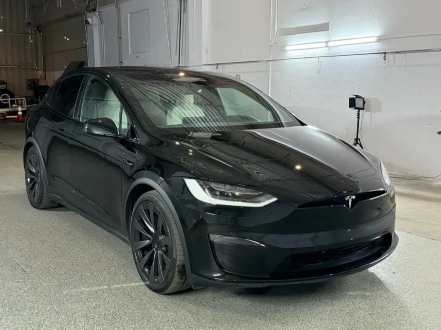 2022 Tesla Model X Plaid photo 1