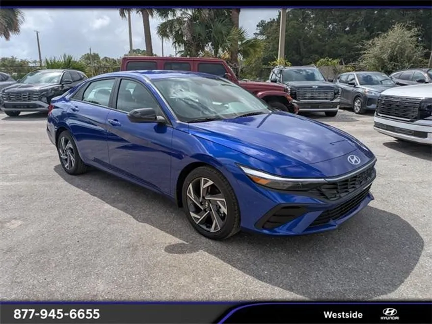 2025 Hyundai Elantra SEL Sport photo 1