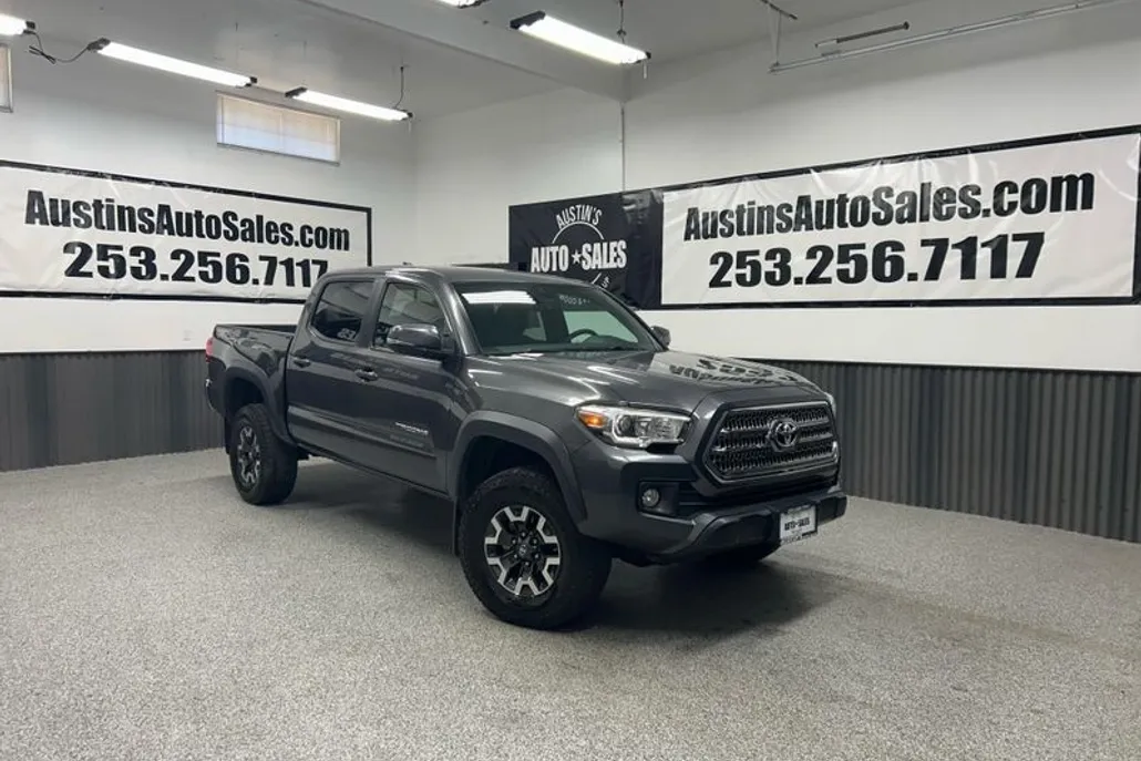 2017 Toyota Tacoma TRD Off-Road photo 1