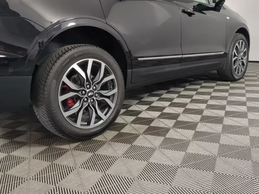2023 Cadillac XT5 Sport photo 1