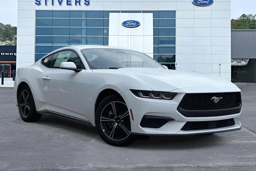 2025 Ford Mustang EcoBoost photo 1
