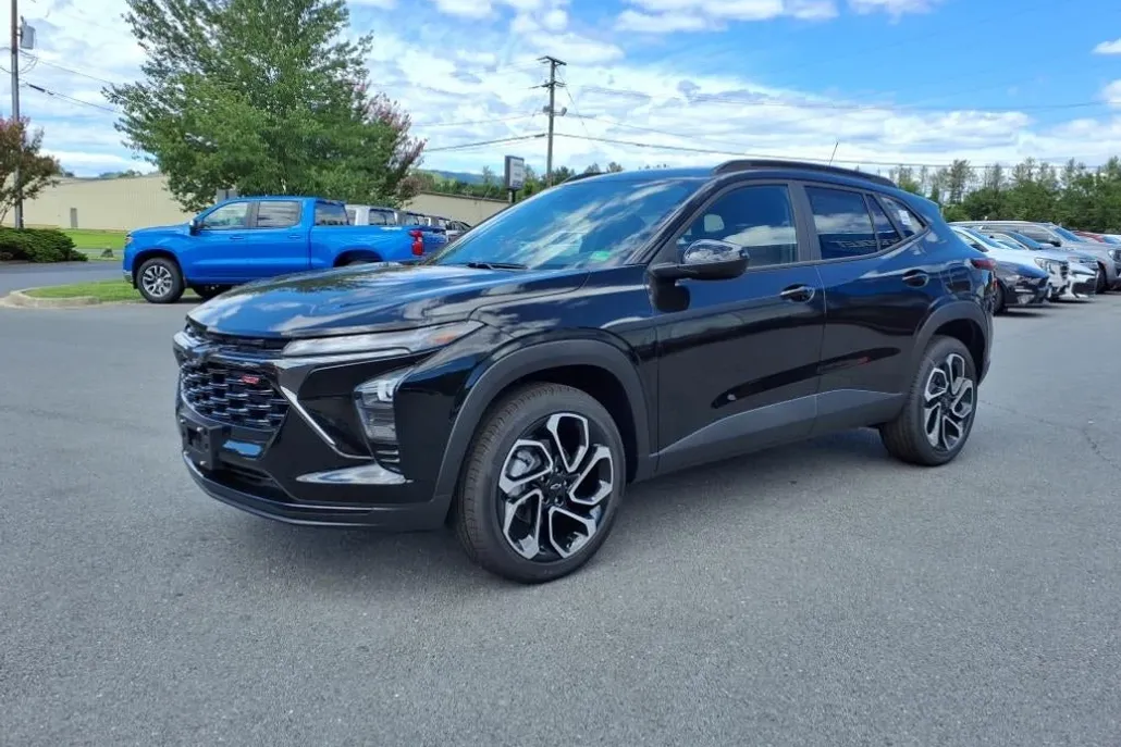 2025 Chevrolet Trax photo 1