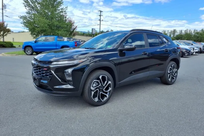 2025 Chevrolet Trax photo 1