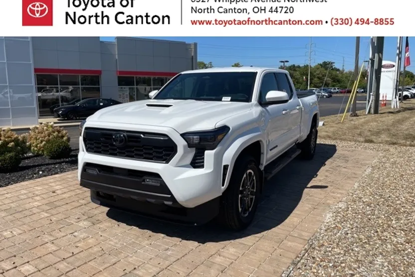 2025 Toyota Tacoma TRD Sport Double Cab photo 1