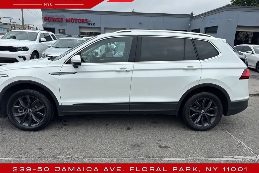 2022 Volkswagen Tiguan SE photo 1