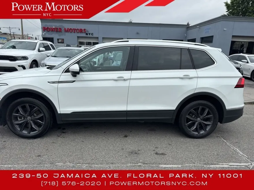 2022 Volkswagen Tiguan SE photo 1