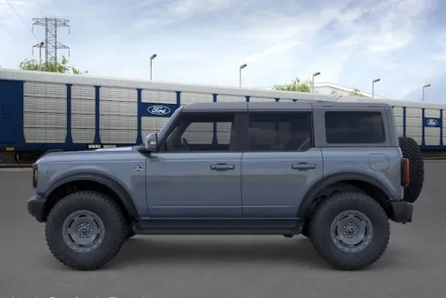 2025 Ford Bronco Outer Banks photo 3