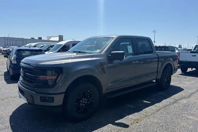 2025 Ford F-150 XLT photo 1
