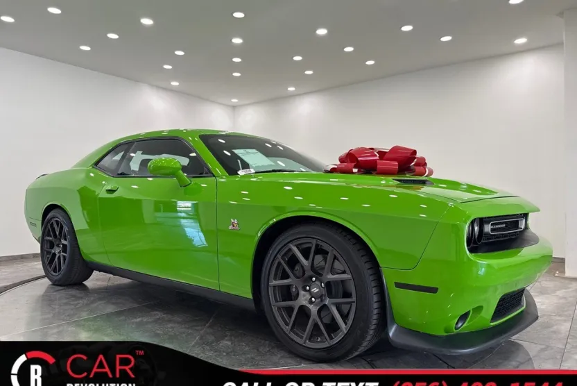 2017 Dodge Challenger R/T Scat Pack photo 1