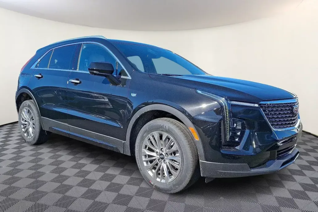 2025 Cadillac XT4 Premium Luxury photo 1