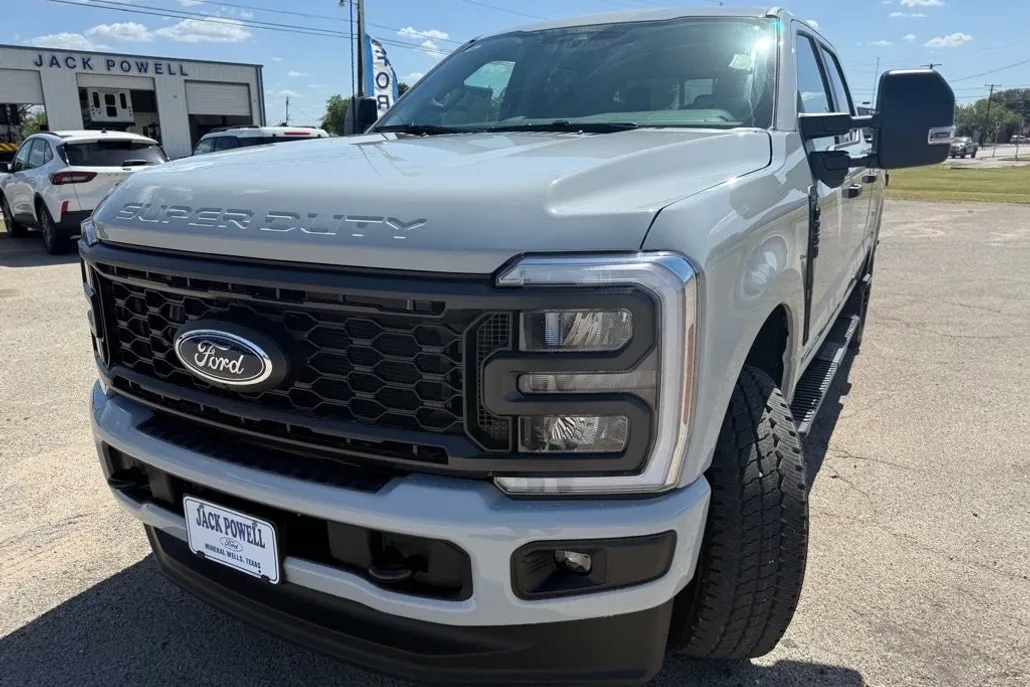 2025 Ford F-250 XL photo 1