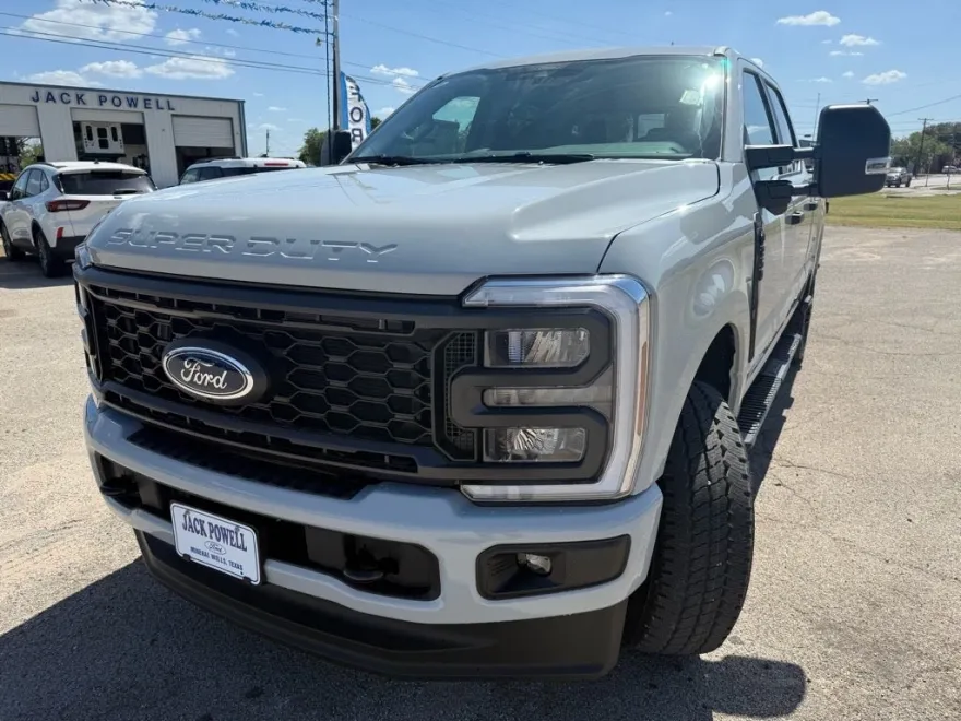 2025 Ford F-250 XL photo 1