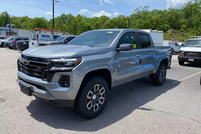 2025 Chevrolet Colorado Z71 photo 1