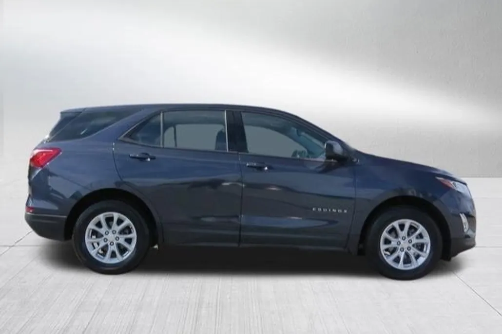 2018 Chevrolet Equinox LS photo 1