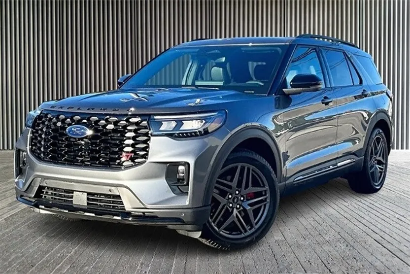 2025 Ford Explorer ST photo 1