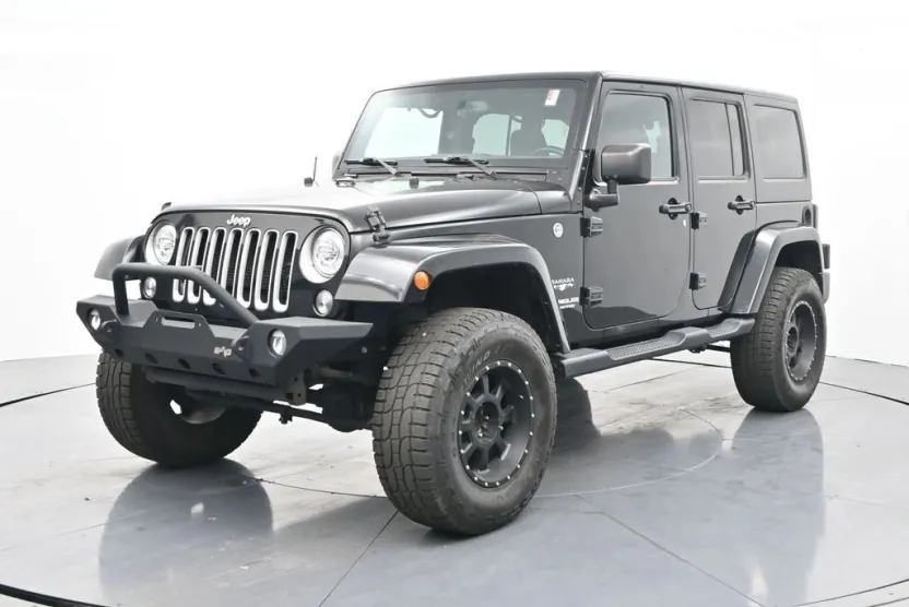 2017 Jeep Wrangler Unlimited Sahara photo 1