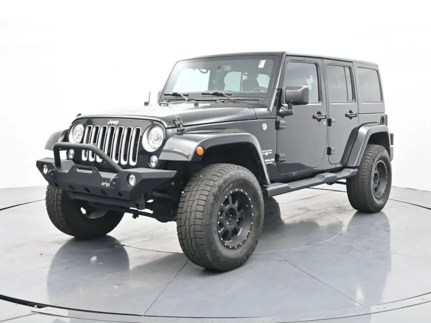 2017 Jeep Wrangler Unlimited Sahara photo 1