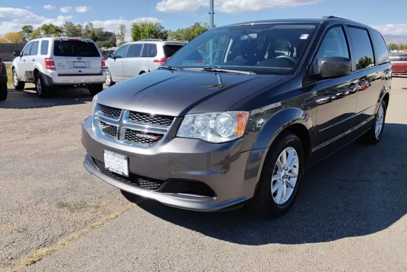 2016 Dodge Grand Caravan SXT photo 1