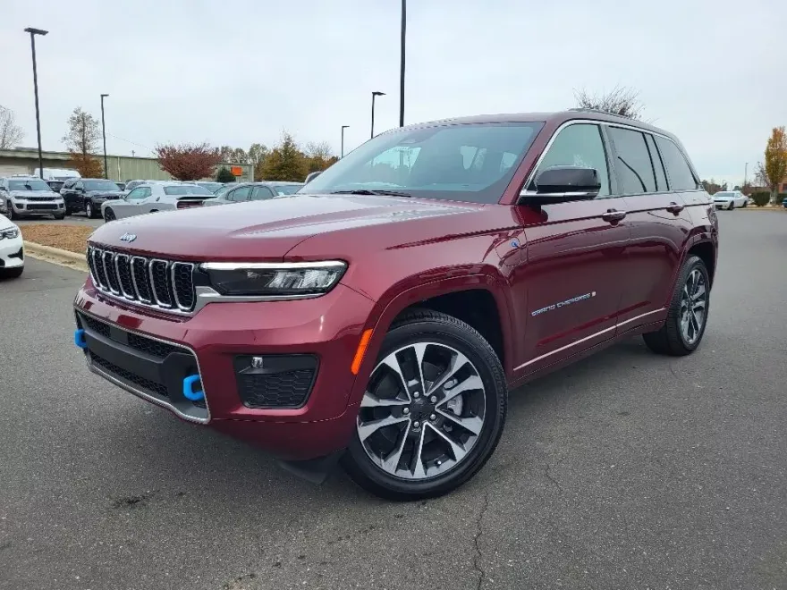 2024 Jeep Cherokee Overland photo 1