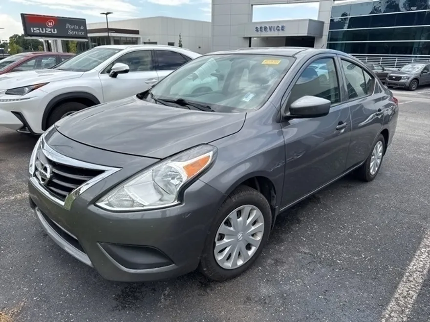 2019 Nissan Versa 1.6 S photo 1