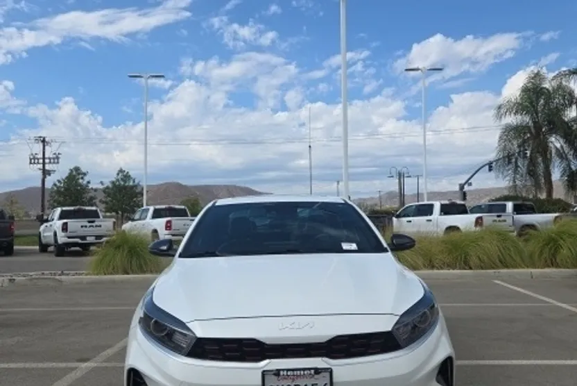 2024 Kia Forte GT-Line photo 1