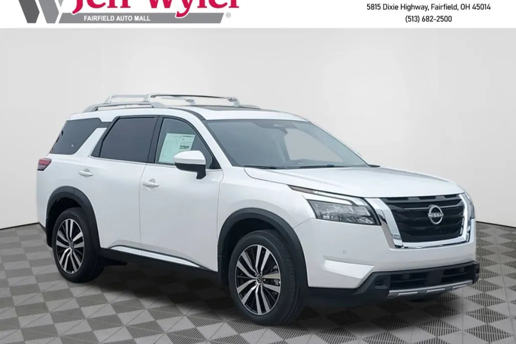 2025 Nissan Pathfinder Platinum photo 1