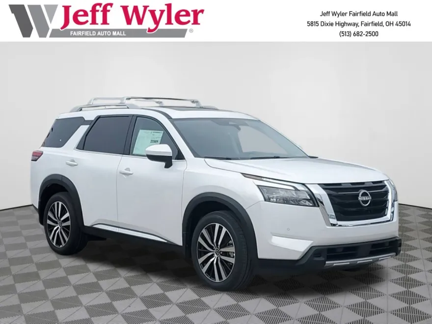 2025 Nissan Pathfinder Platinum photo 1