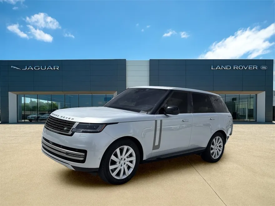 2023 Land Rover Range Rover SE photo 1