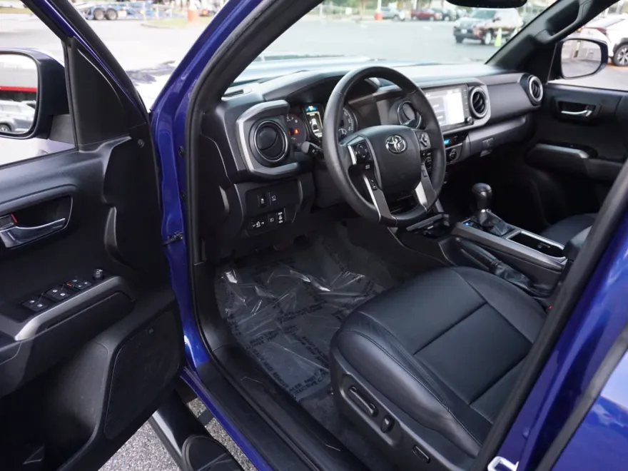 2023 Toyota Tacoma 4x4 TRD Sport photo 1