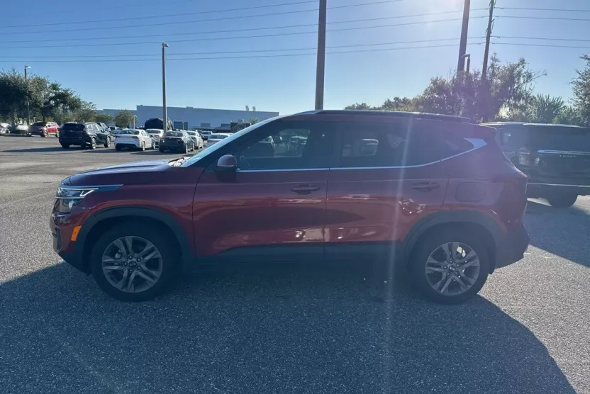 2021 Kia Seltos S photo 1