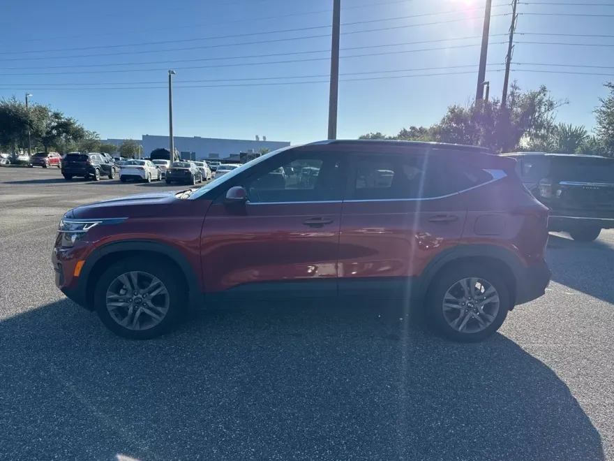 2021 Kia Seltos S photo 1