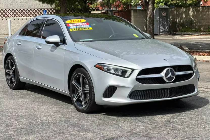 2021 Mercedes Benz A 220 4MATIC photo 1