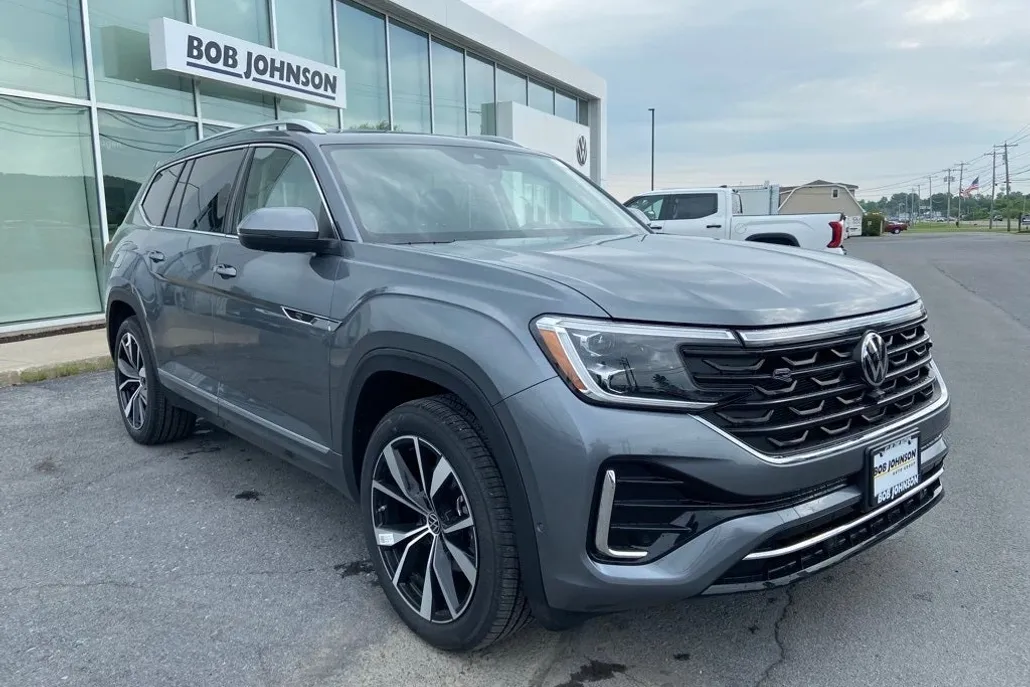 2025 Volkswagen Atlas SEL Premium R-Line photo 1
