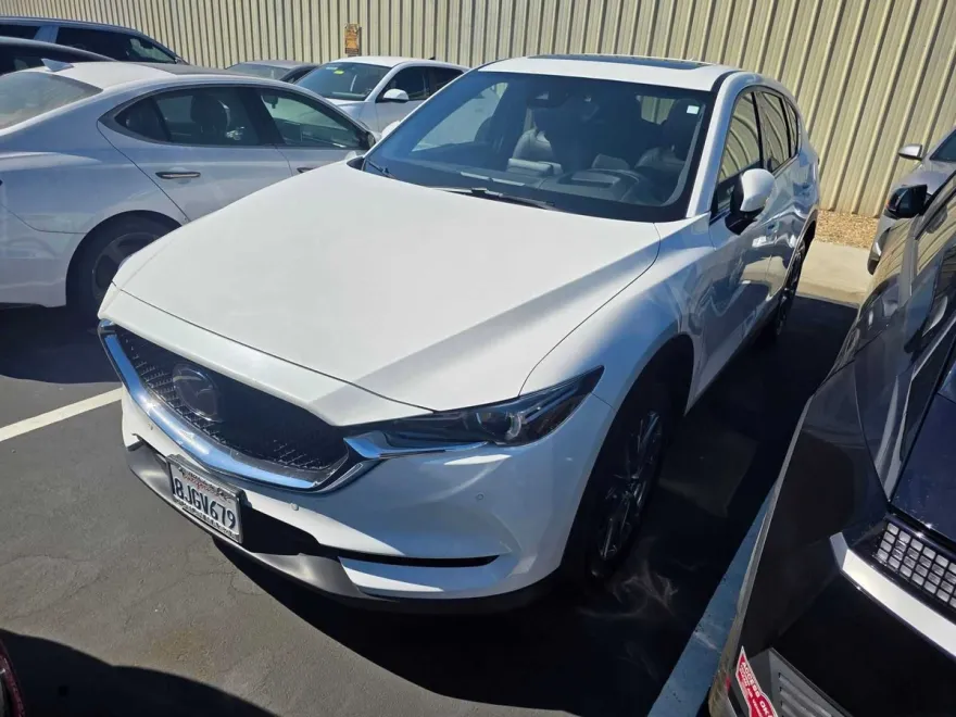 2019 Mazda CX-5 Signature photo 1