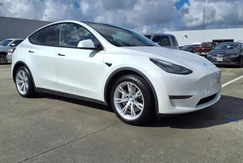 2021 Tesla Model Y Long Range photo 1