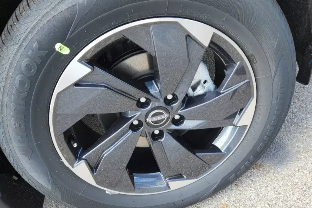 2026 Nissan Rogue SV photo 1