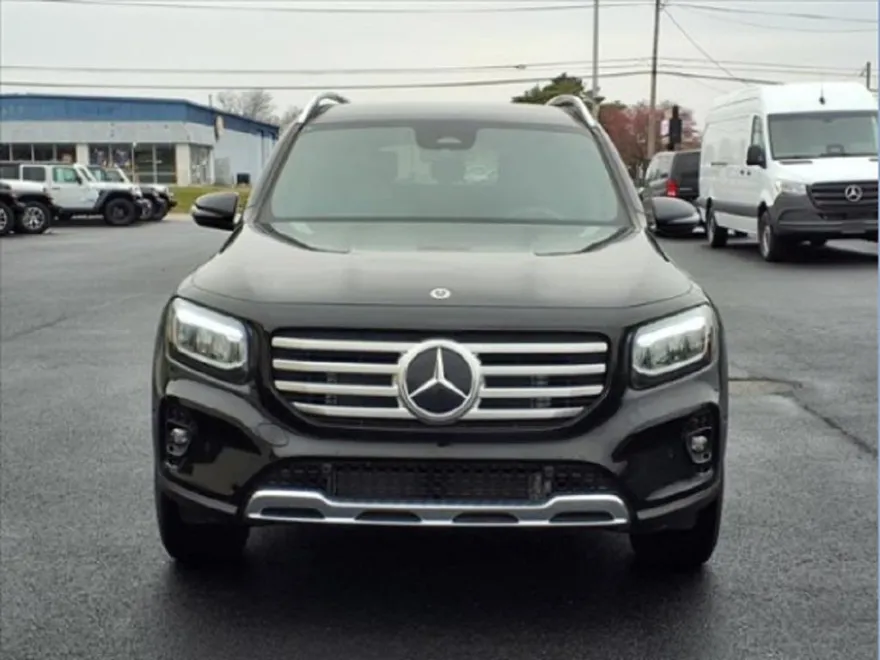 2025 Mercedes Benz GLB 250 4MATIC photo 1