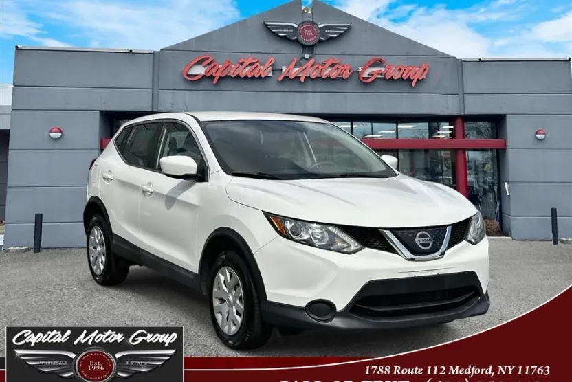 2018 Nissan Rogue Sport S photo 1