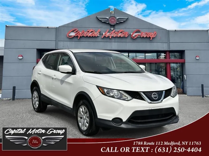2018 Nissan Rogue Sport S photo 1